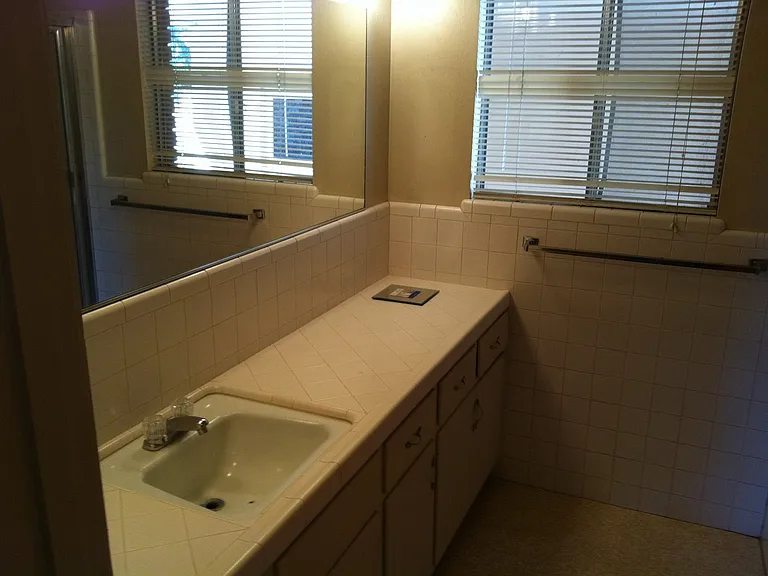 105 Olive St — Photo 6