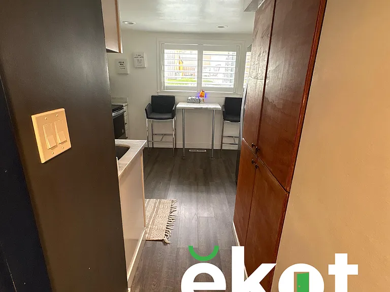 1267 W 500 S — Photo 14