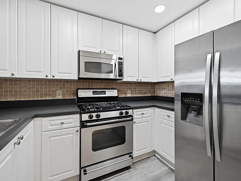 191 Somervelle St #407 — Photo 9