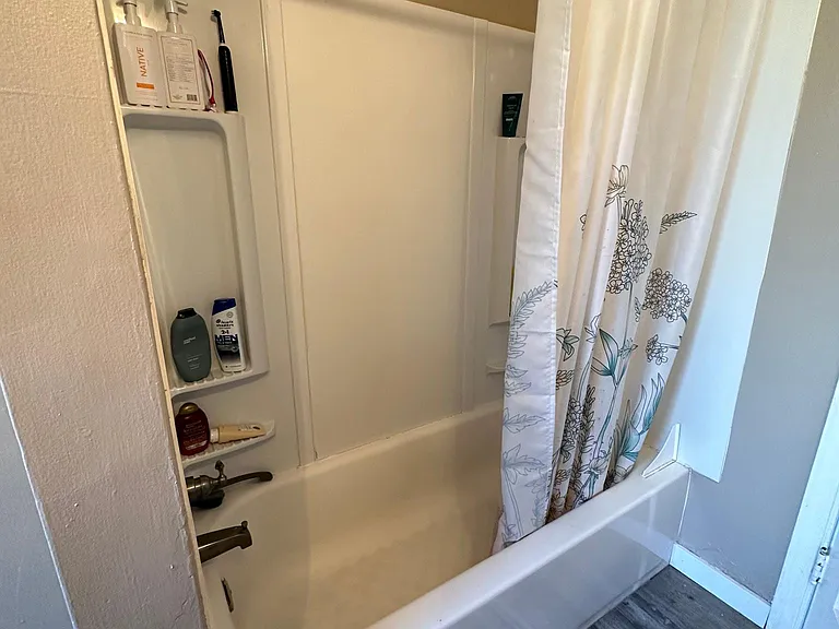 8301 NE Hassalo St — Photo 15