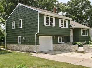 880 Woodlane Rd, Mount Holly, NJ 08060