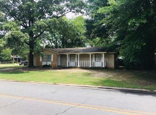 402 Sarah Dr, Warner Robins, GA 31093