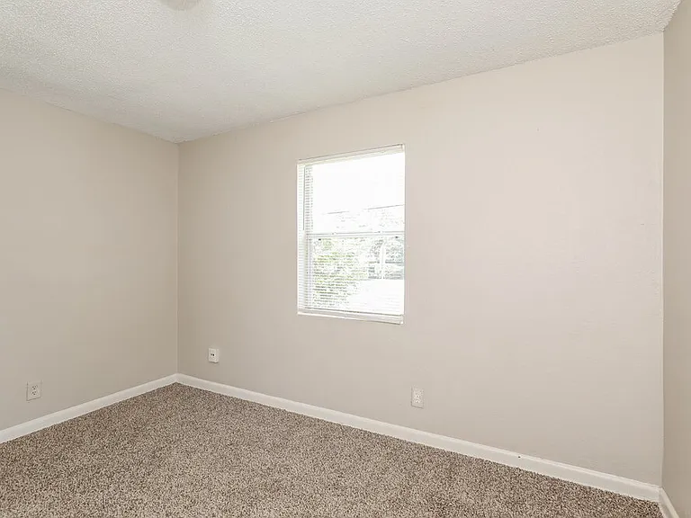 5528 Vernon Rd — Photo 14