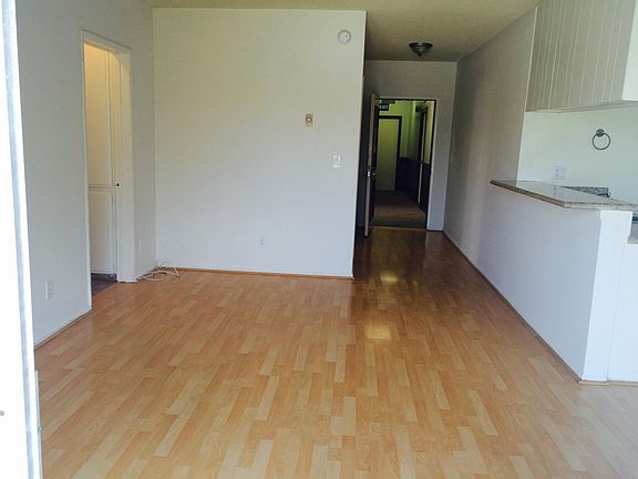 4th image of 519 Glenrock Ave