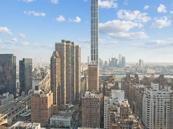 303 East 57th Street image 14 of 17