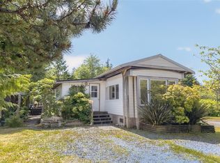 911 Campbell St #16, Tofino, BC V0R 2Z0