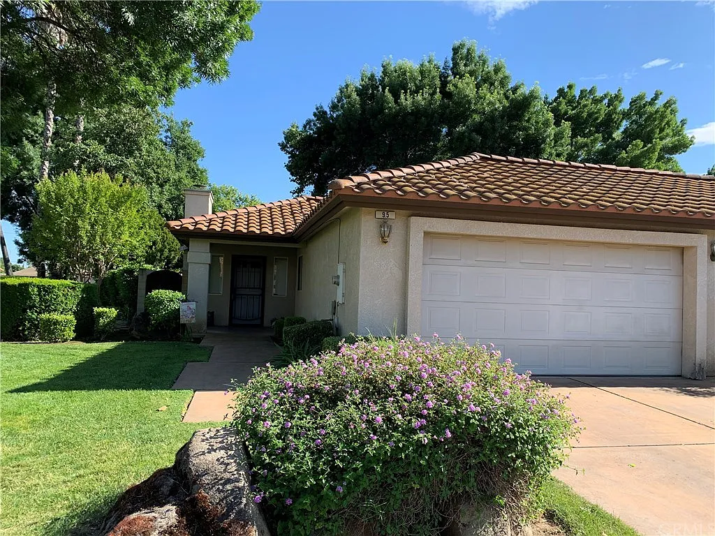 95 Rosewood Cir photo 1