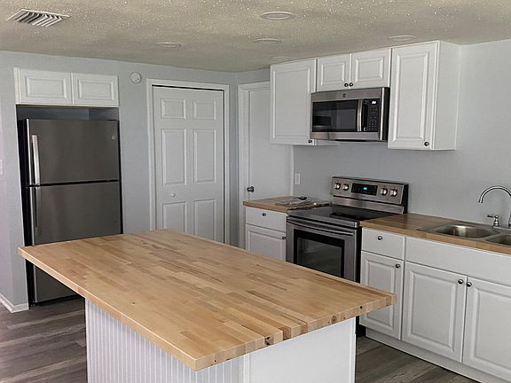 5th image of 7221 San Salvadore Dr