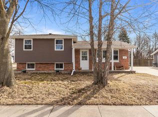 2402 S Madison St, Appleton, WI 54915