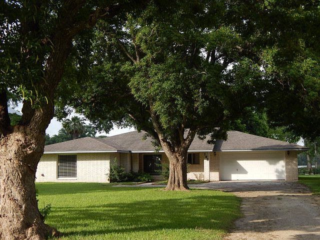 1st image of 148 Lakeside Dr