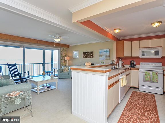 3rd image of 17 Lincoln Ave Unit 305