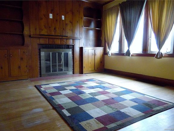 3rd image of 267 Woodridge Ave