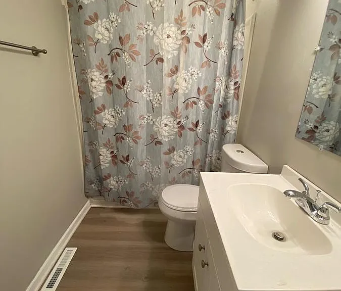 628 E Lexington Ave — Photo 6