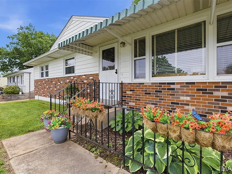 10840 Bernadine Dr — Photo 18
