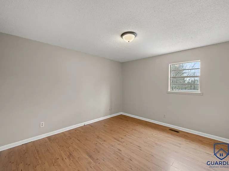 415 Hill St — Photo 10