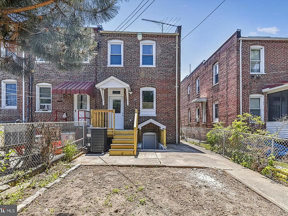 4th image of 310 Washburn Ave