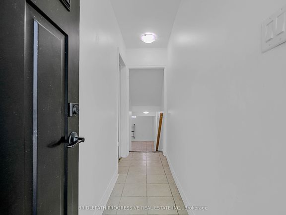4th image of 110 Marcella St