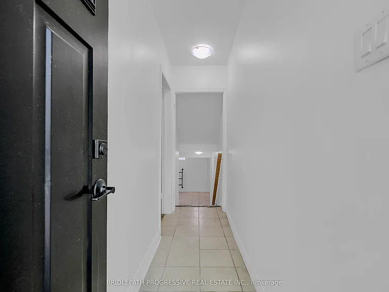 110 Marcella St — Photo 4