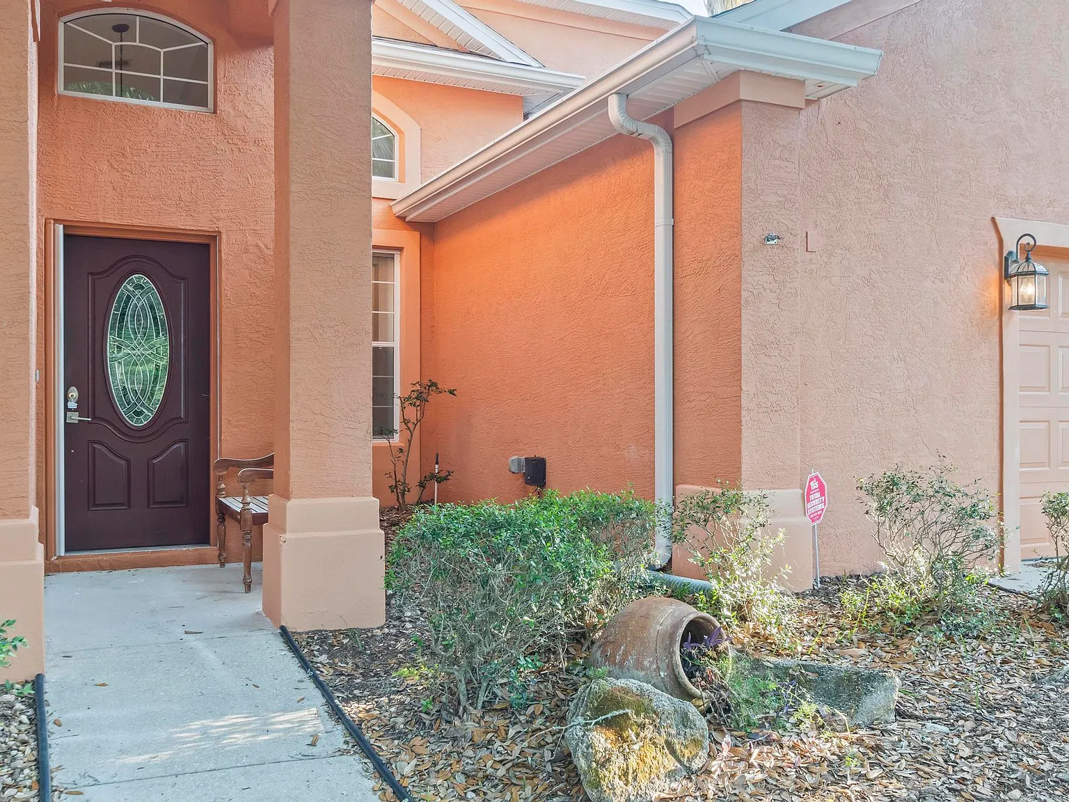 4 bed, 2427 sqft, $3,000 — Photo 2