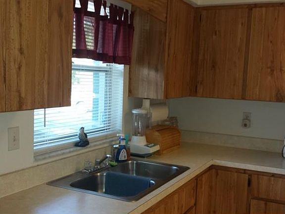 4th image of 17357 Holmes Ave