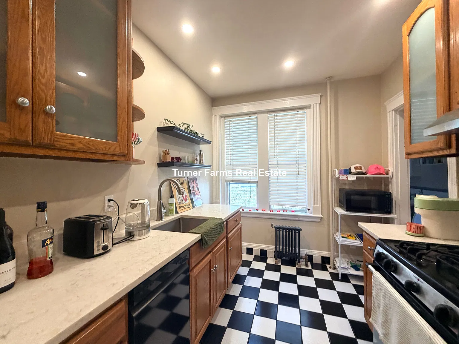 2035 Commonwealth Ave — Photo 2
