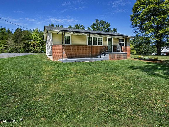 2nd image of 8213 Tazewell Pike