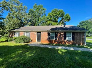 933 Grand Arbre Dr, Bedford, VA 24523