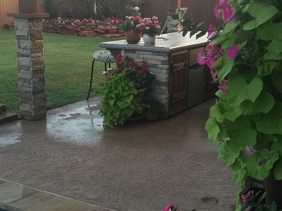 outdoor kitchen and bar