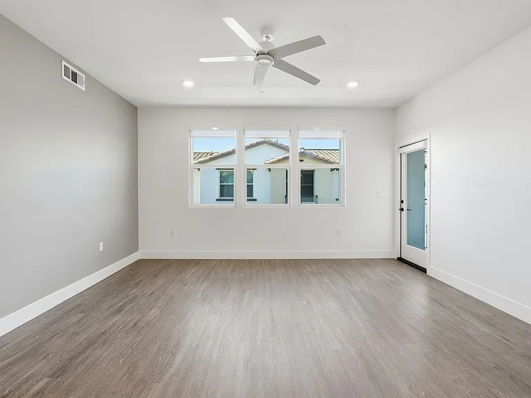 Cierra Apartments — Photo 60