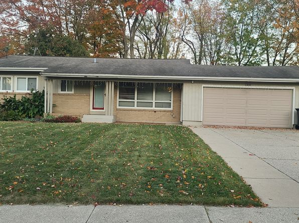 5300 Newcastle Dr SE