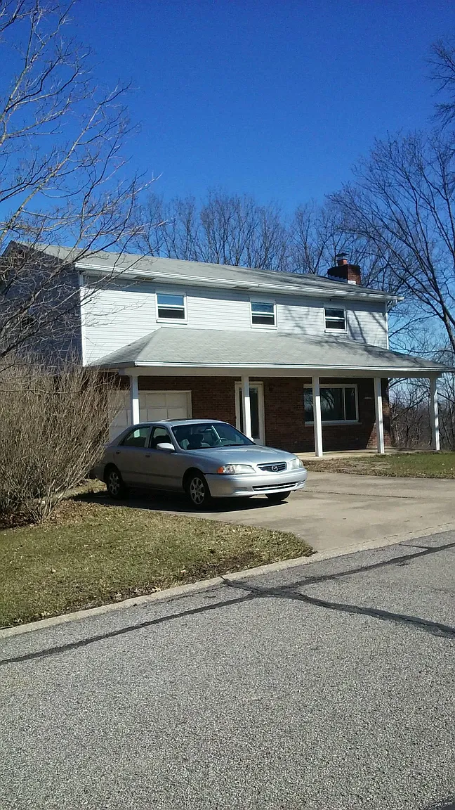 3756 Parkview Dr photo 1