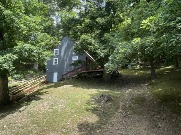 1826 16th Street Rd, Huntington, WV 25701