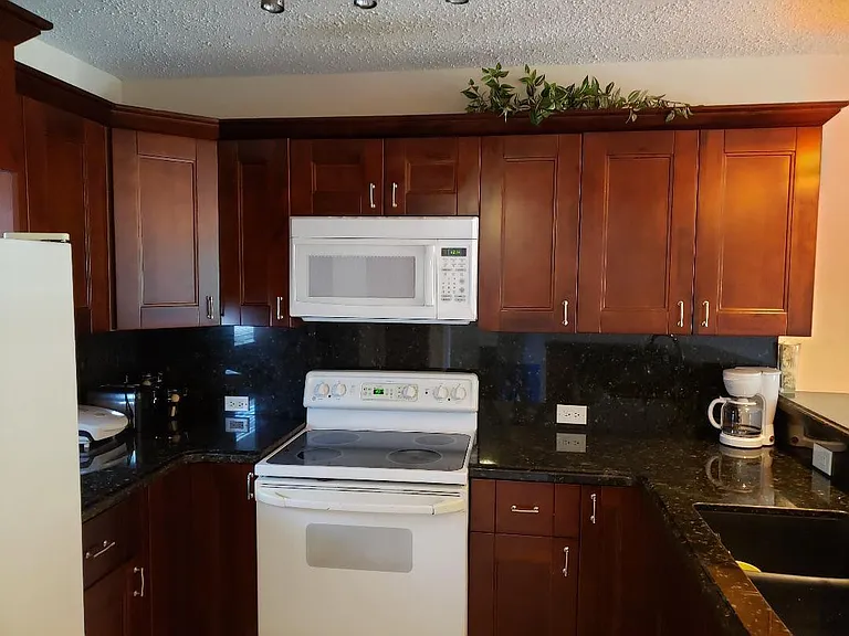 899 SE 2nd Ave #218 — Photo 3