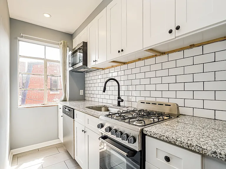 10-20 E Deshler Ave — Photo 4