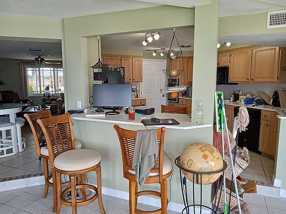 4th image of 1802 Lakeview Blvd