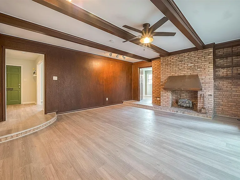 7810 Locke Ln — Photo 9