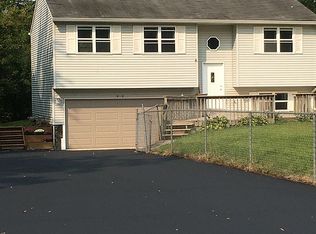 38338 N 6th Ave, Spring Grove, IL 60081