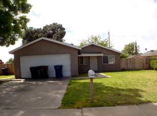 1745 W Merritt Ave, Tulare, CA 93274