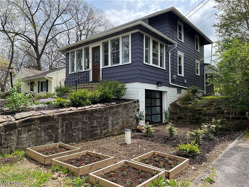 1st image of 272 E Willowview Dr