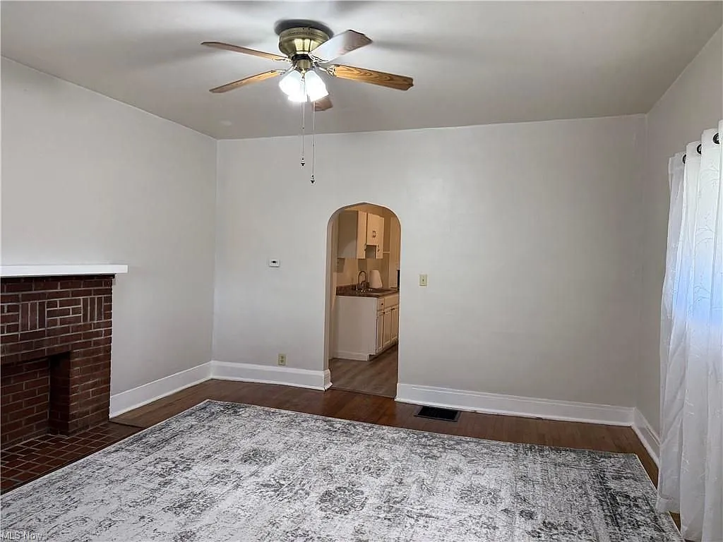 2 bed, 1.0 bath, 948 sqft, $800 — Photo 4