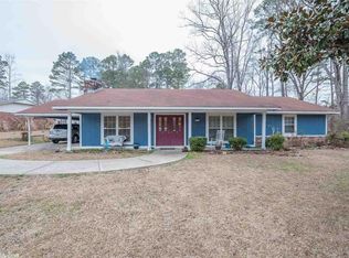 7811 S Pinewood Dr, Pine Bluff, AR 71603
