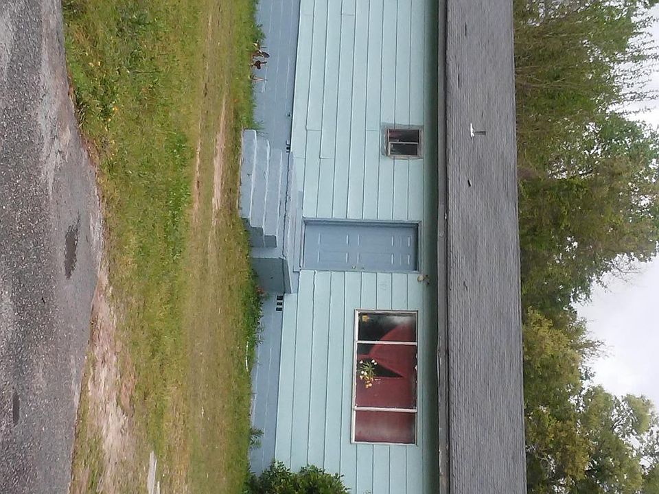 2nd image of 107 Garland Ter