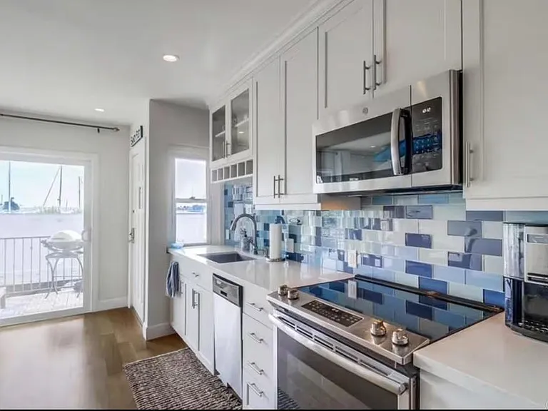 1612 Pomona Ave — Photo 3