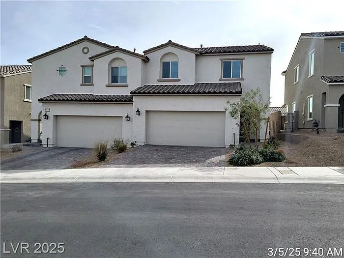 3 bed, 2.5 bath, 1286 sqft, $2,050 — Photo 2