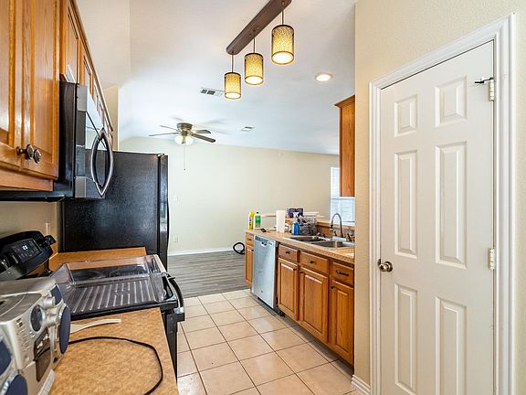 3rd image of 10026 Pinecrest Dr