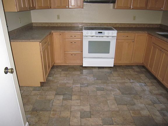 2nd image of 7926 Incline Ct SE