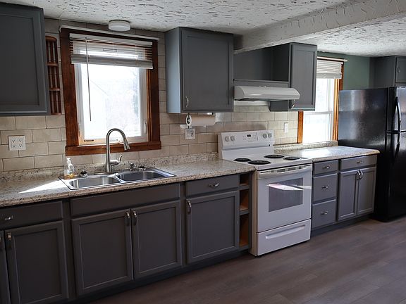 3rd image of 236 Highland Avenue
