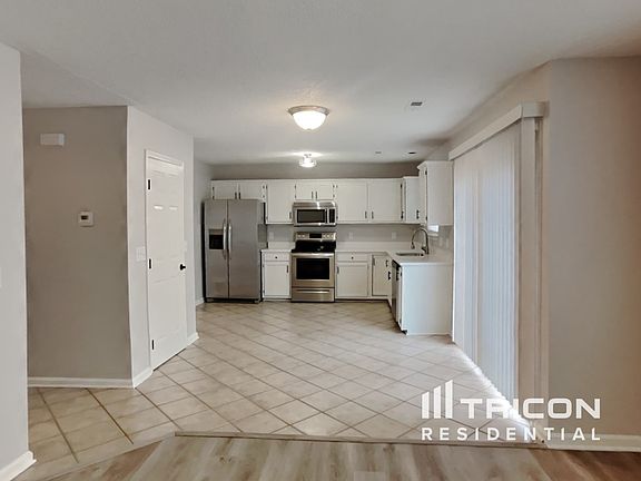3rd image of 2463 Saguaro Ln