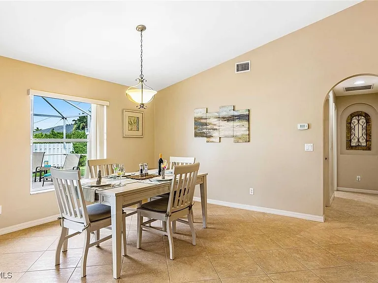 4226 SW 14th Pl — Photo 24