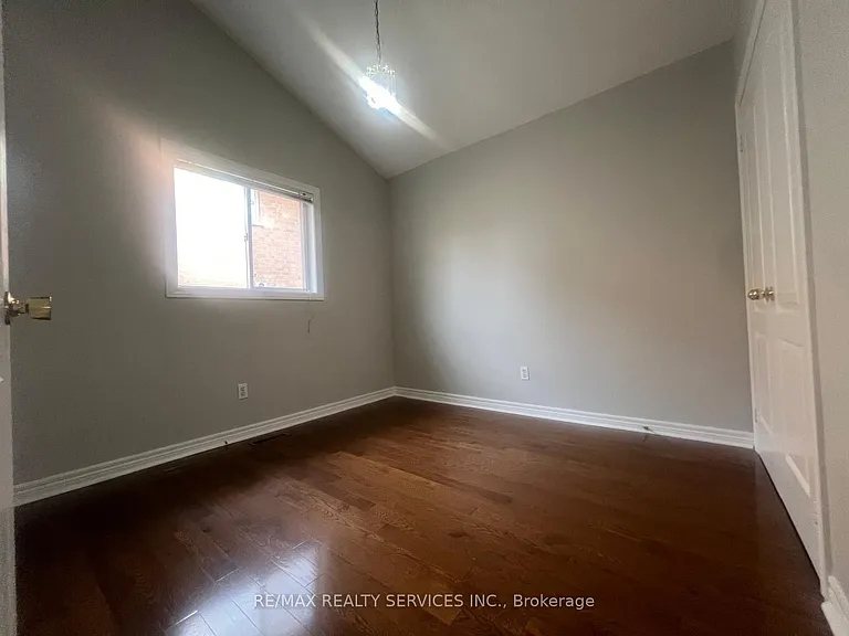 7 Ladywood Ct — Photo 10